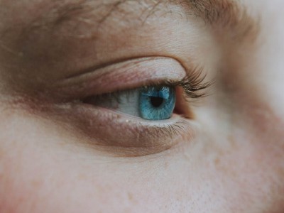 De risico's van een ooglidcorrectie